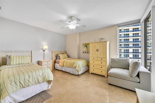 Building Photo - 1850 S Ocean Dr