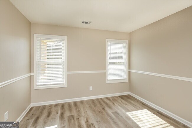 Building Photo - 655 Suwanee Lakes Cir NW
