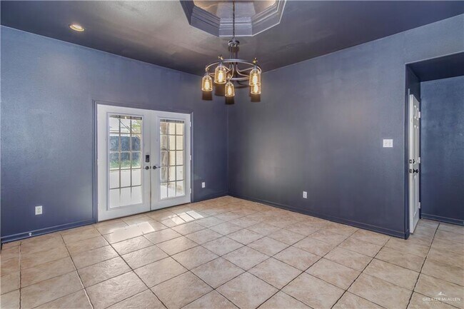 Building Photo - 2318 Flushing Meadows Dr