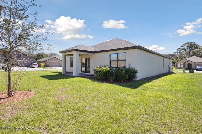 Building Photo - 560 Lumber Jack Pl