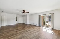 Building Photo - 2 br, 2 bath Condo - 1450 N Riverside Dr A...