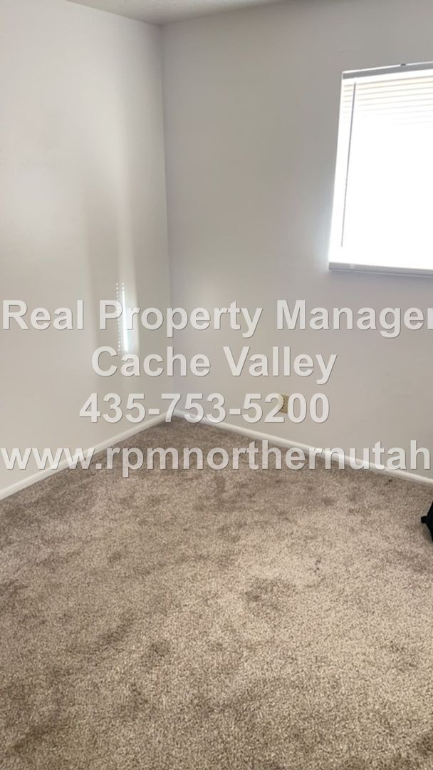 Building Photo - 410 N 200 W