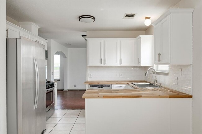 Building Photo - 348 Spillway Dr