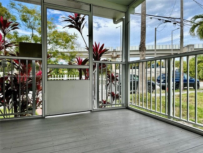 Building Photo - 1284 NW 39th St