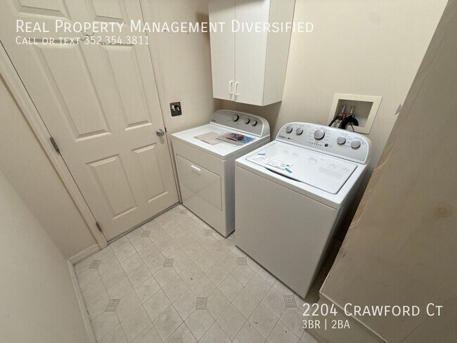 Building Photo - 2204 Crawford Ct
