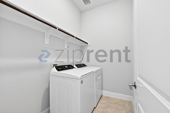 Building Photo - 4112 Dunlap Dr