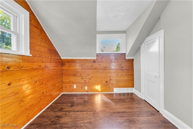 Building Photo - 1717 Granby Ave