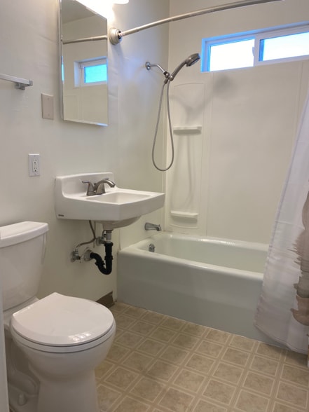 Building Photo - 2205 18th St