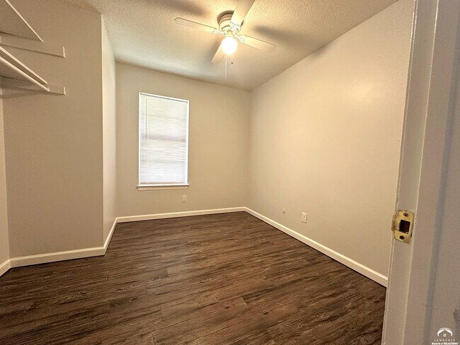 Building Photo - 3241 Glacier Dr
