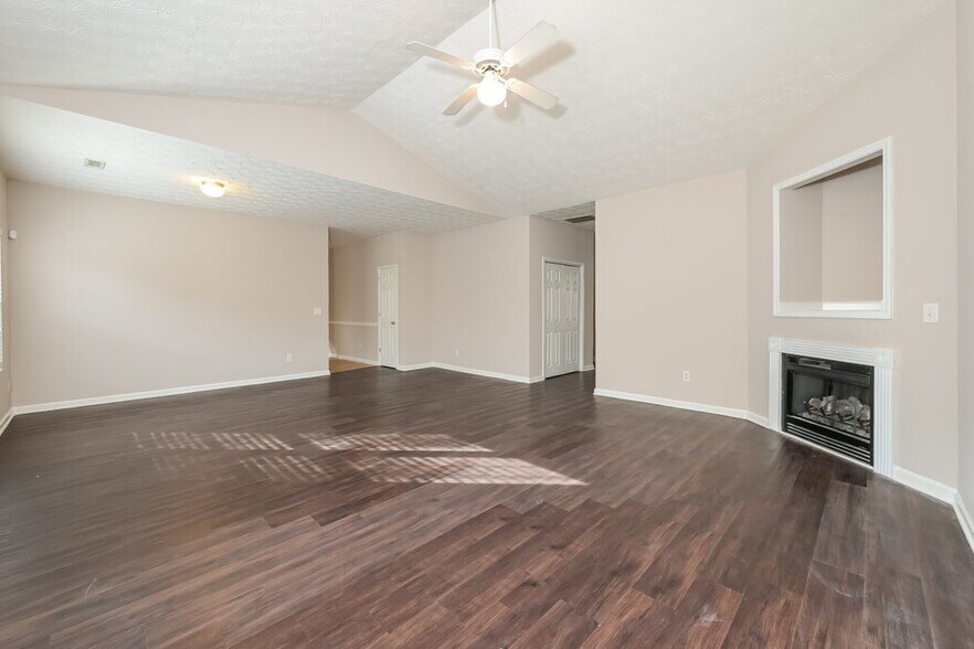 Building Photo - 240 Cranesbill Way