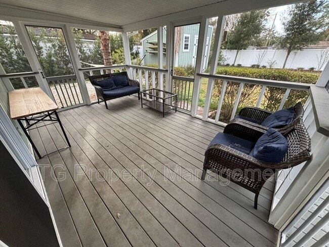 Building Photo - 14046 Aldridge Rd N