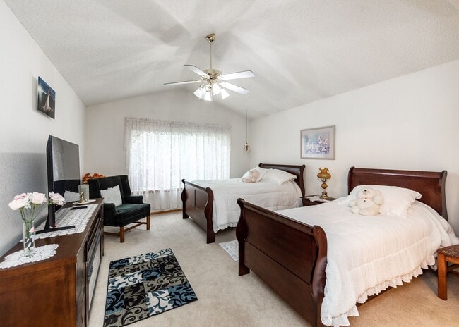 Building Photo - Spacious 5 Bedroom in D20 centrally located