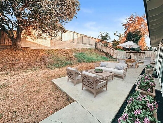 Building Photo - Spacious 3 Bed, 2 Bath Home in Encinitas