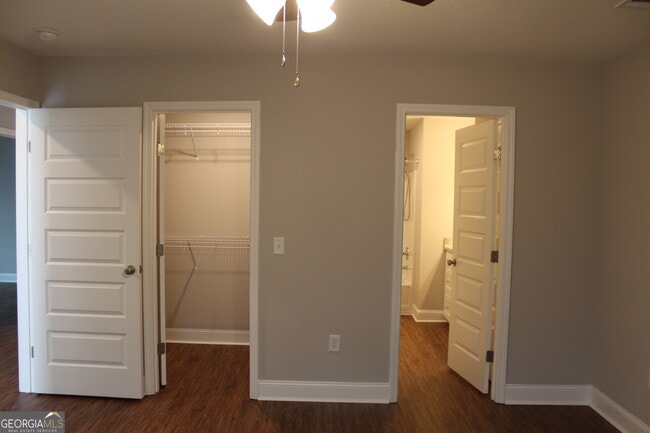 Building Photo - 7040 White Pine Ave