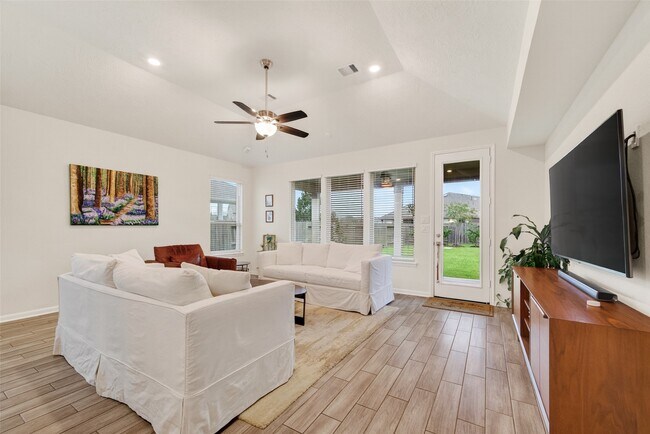 Building Photo - 15607 Barton Orchard Ln