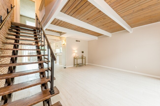 Building Photo - 3809 N Braeswood Blvd