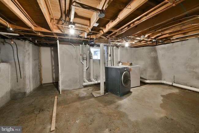 Building Photo - 422 Willow Grove Ave