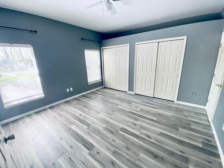 Building Photo - 232 Hill Street