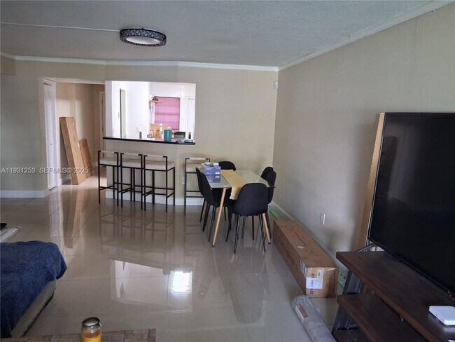 Building Photo - 1750 NE 191st St