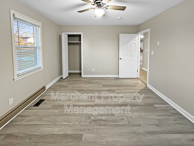 Building Photo - 105 Sexton St