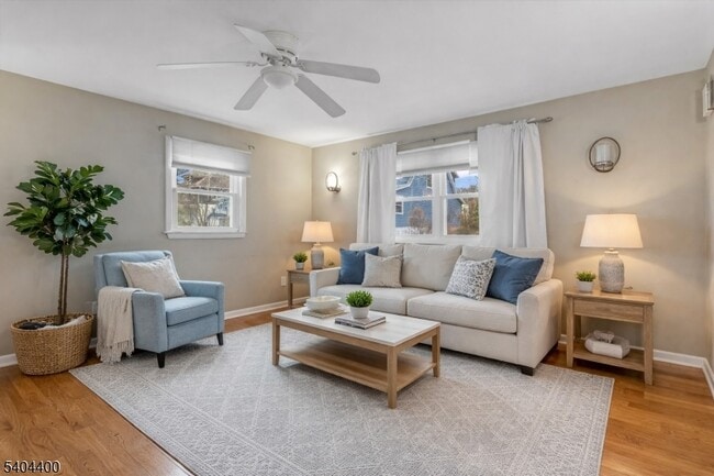 Building Photo - 32 W New St