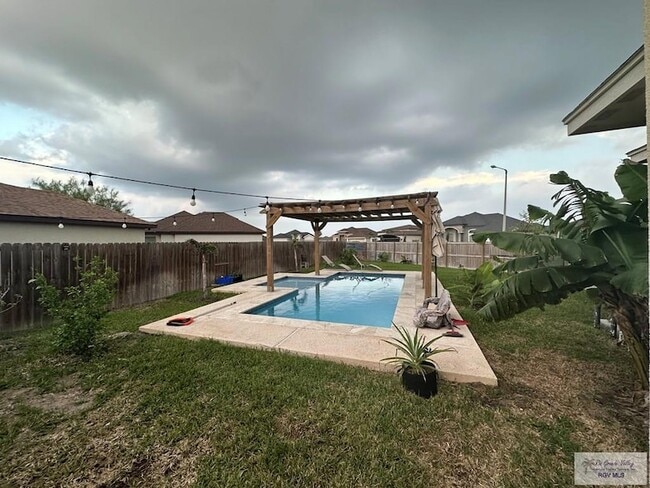 Building Photo - 5344 Sagebrush Rd