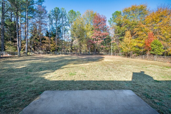 Building Photo - Cute Ranch Beauty in Covington, Fenced Back yard: Granite counter tops