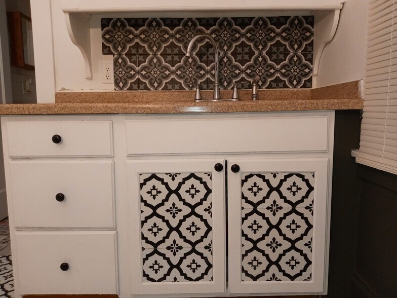 Building Photo - 1210 Erie St