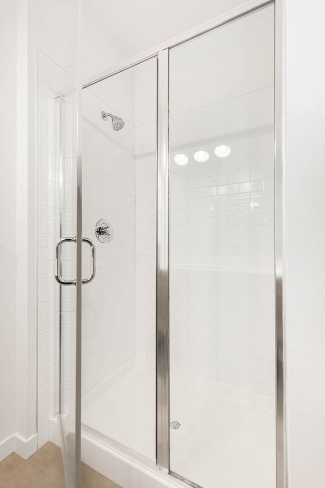 Building Photo - 18514 Meridian Ave N