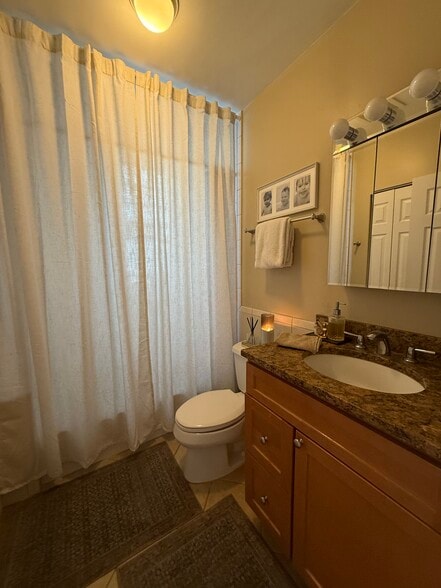 Building Photo - 4108 Maplewood N Ave