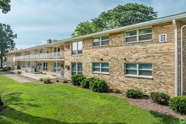 Building Photo - Newly Remodeled 2 Bedroom near Hilldale Mall