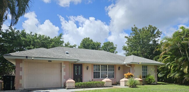 Building Photo - 286 NE Brunson Ct