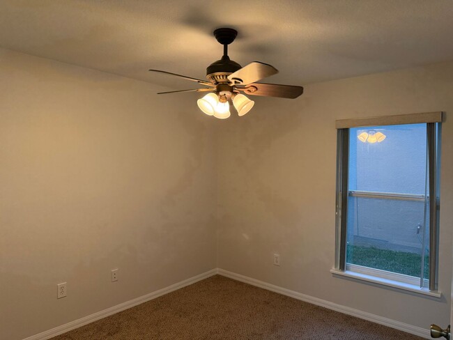 Building Photo - Spacious 4 bedroom home in Lake Mary