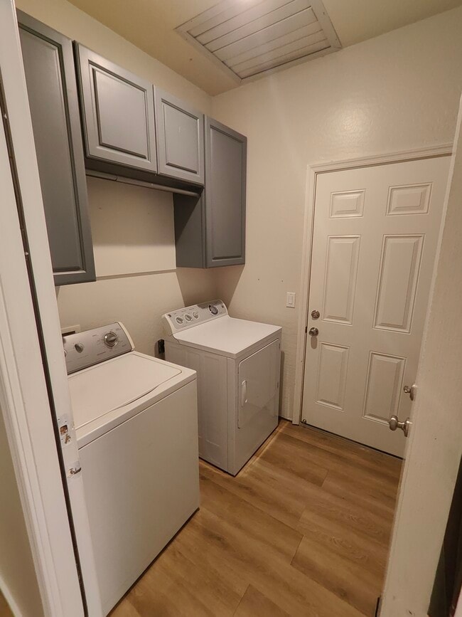 Building Photo - 7417 S 30th Ave