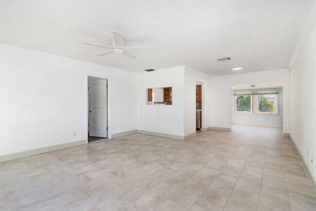 Building Photo - 2157 Barracuda Ave