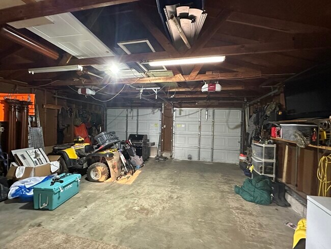 Building Photo - 1233 7th St