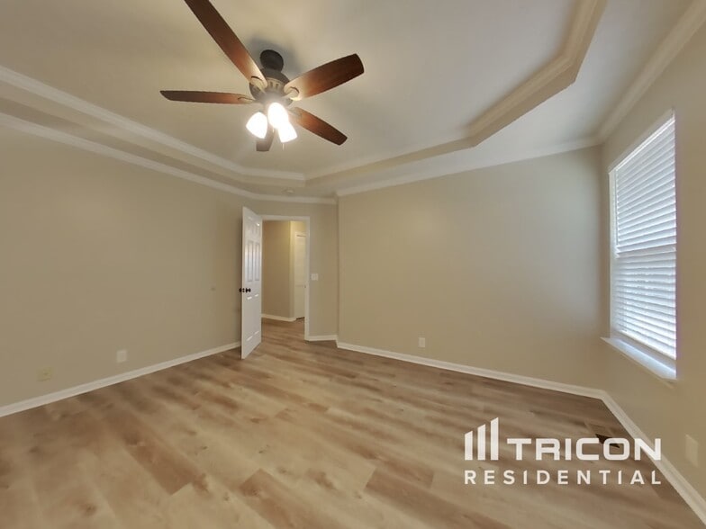 Building Photo - 911 Celeste Ct