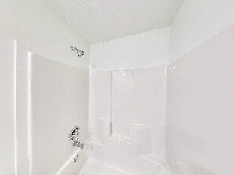 Building Photo - 758 Felix Dr