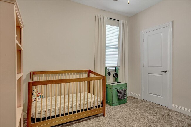 Building Photo - 3 Bed rooms and 2 baths, large master closet. Vinyl garage floor coating is just one of the many ...