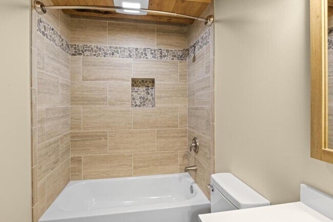 Building Photo - 118 Agape Wy