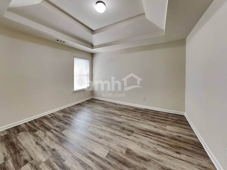 Building Photo - 80 Torero Trl