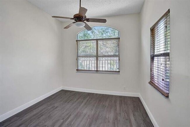 Building Photo - 11032 Boston Dr