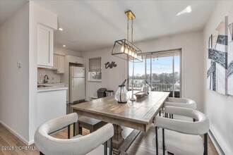 Building Photo - 910 South St