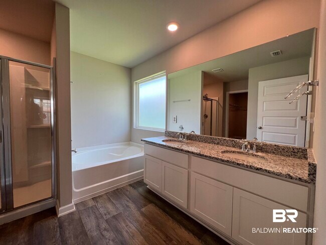 Building Photo - 23904 Songbird Dr