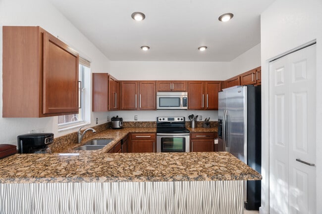 Building Photo - 8618 NW 113th Ct