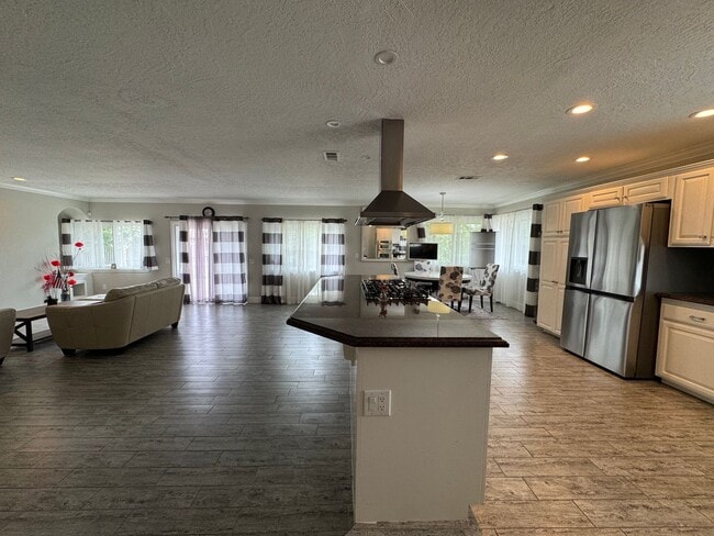 Building Photo - 13395 Spring Valley Pkwy
