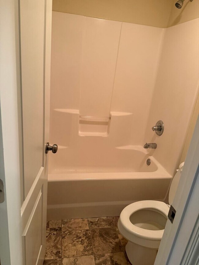 Building Photo - 1240 Ball Park Ave NE