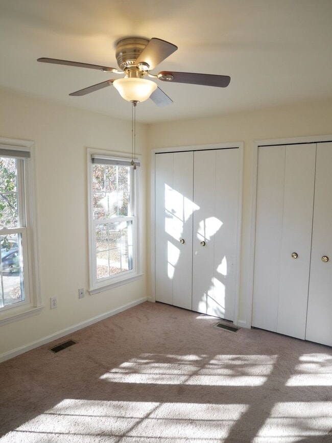 Building Photo - Jessup Townhome- Move-in Ready