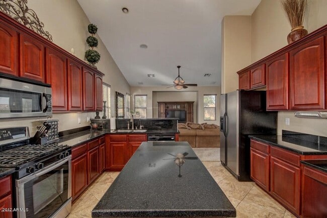 Building Photo - Gorgeous Chandler home with pool!