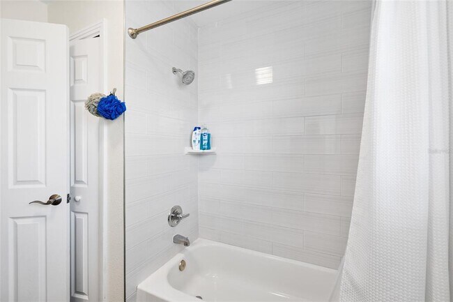 Building Photo - 304 N Matanzas Ave